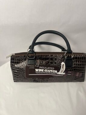 Insulated Croc-Embossed Wine Clutch Bag in Brown